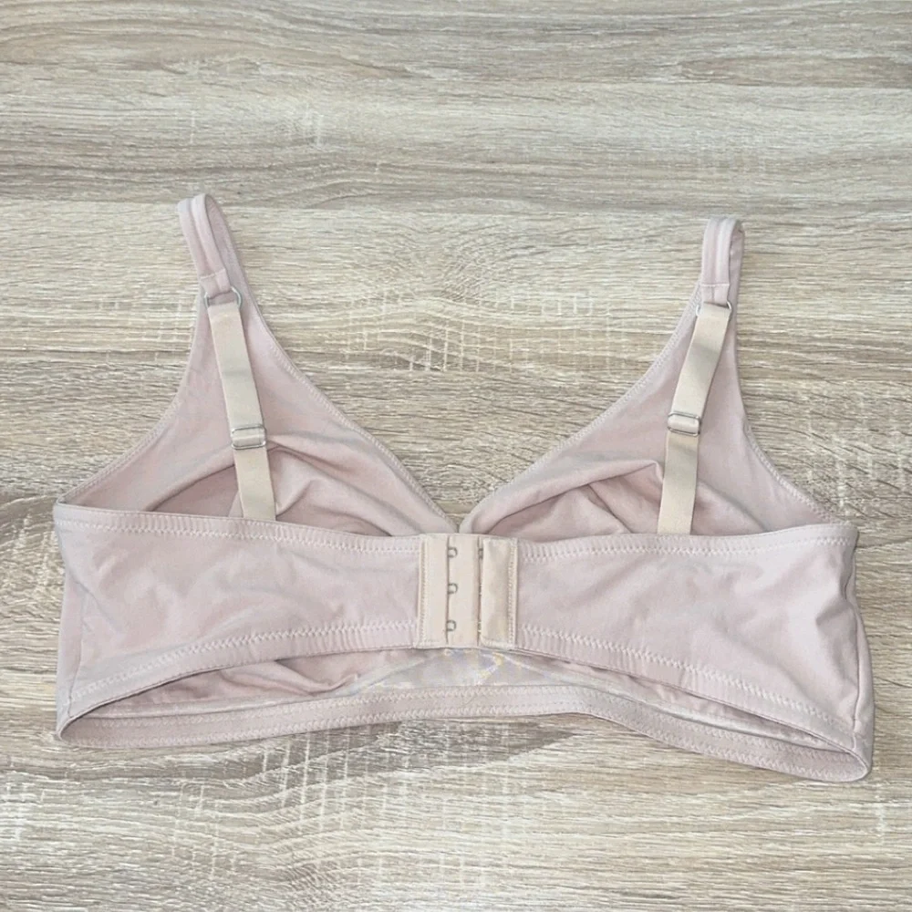 Hanro Beige Nude Cotton Sensation Wire-Free Bra‎ Size 40D - Picture 6 of 6